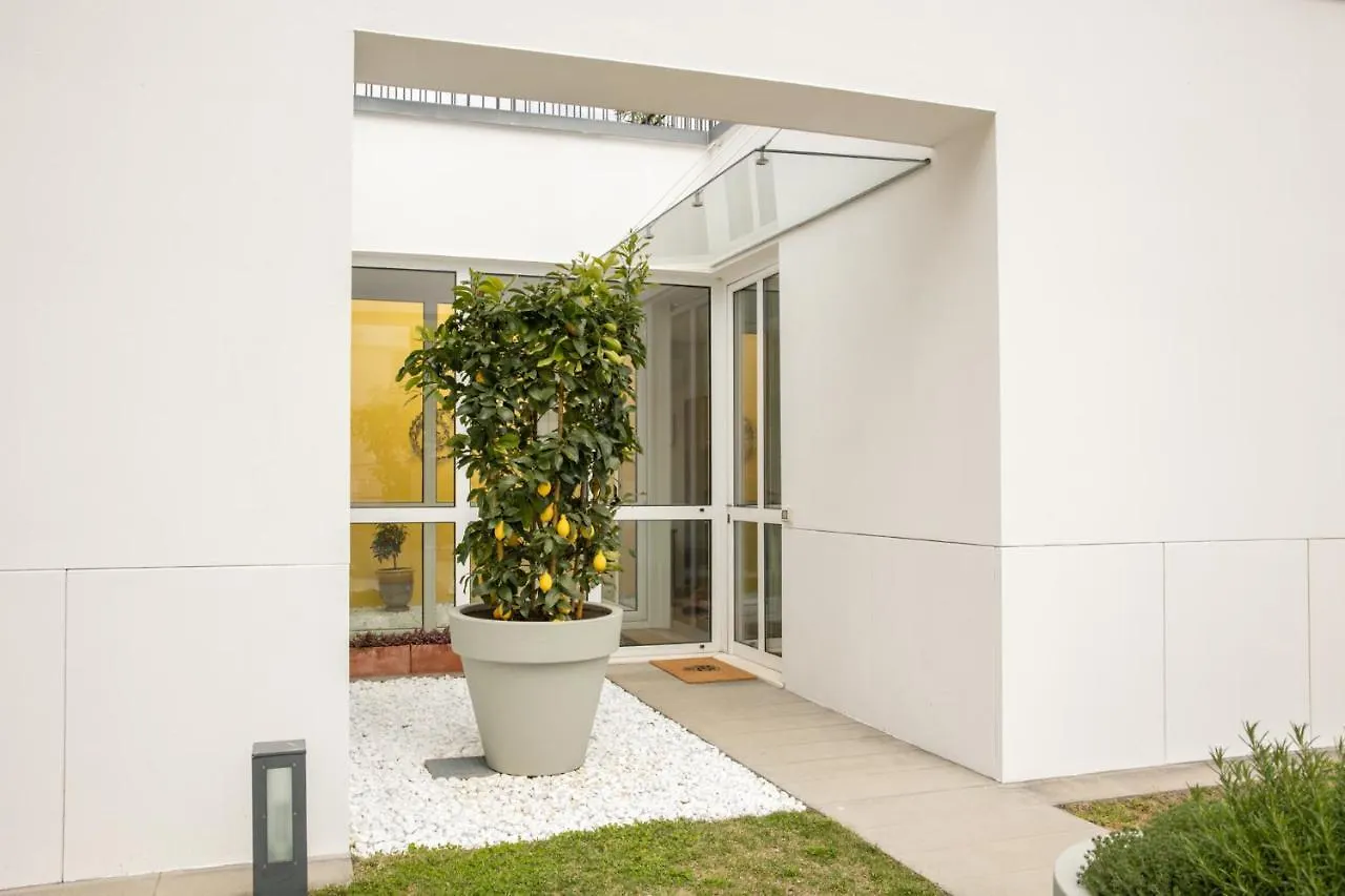 Lakefront Contemporary - By My Home In Como Cadenabbia 0*,